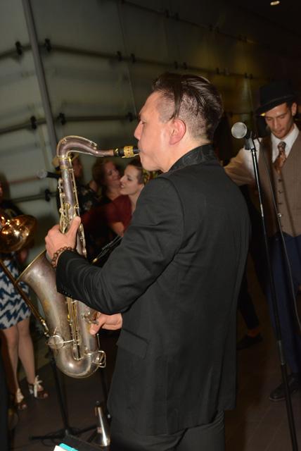 min 2015 12 05 tours swing 336